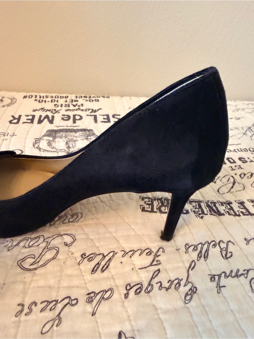 Ann Taylor Classic Black Suede Pointed-Toe Pumps with Bow Accent Size 8 - Picture 6 of 12